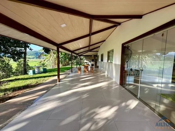 Imagem Chácara com excelente casa, composta de 4 quartos, Localizada entre a Praia de Ubú e Jabaquara.