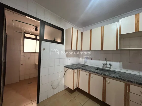 Imagem Este amplo apartamento conta com 3 dormitórios, sendo 1 suíte com sacada, sala para 2 ambientes ta...