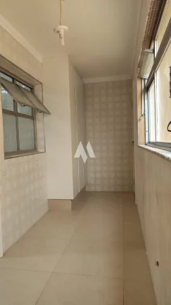 Imagem Apartamento à venda com 3 dormitórios e 2 vagas de garagem privativas e escrituradas no bairro do Gonzaga em Santos/SP