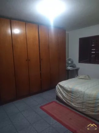 Imagem Área com 3 galpões e casa comercial em Várzea Paulista