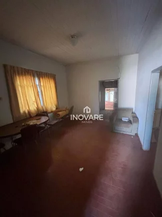 Imagem Casa com 3 dormitórios à venda, 250 m² por R$ 650.000,00 - Setor Central - Itumbiara/GO