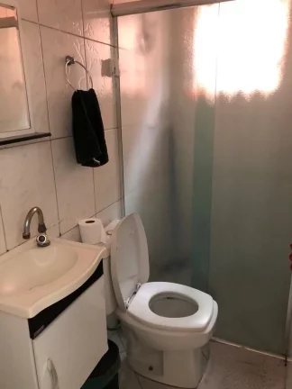 Imagem Sobrado Vila Alpina - 250 m² - 4 Dormitórios - 1 Suíte - Quintal com churrasqueira - 2 Vagas - Portão eletrônico.