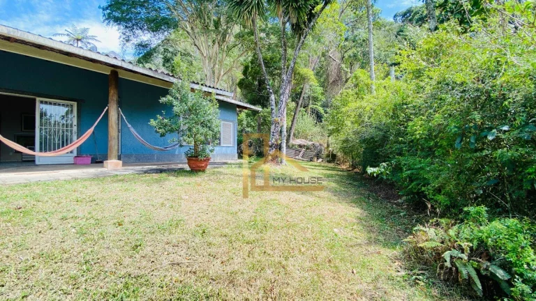 Imagem Casa linear com 4 dormitórios à venda, 156 m² - Granja Guarani - Teresópolis/RJ