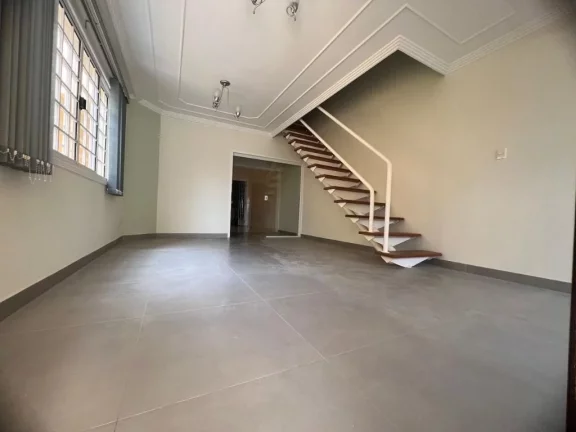 Imagem Sobrado com 3 dormitórios à venda, 170 m² por R$ 750.000,00 - Centro - Ferraz de Vasconcelos/SP