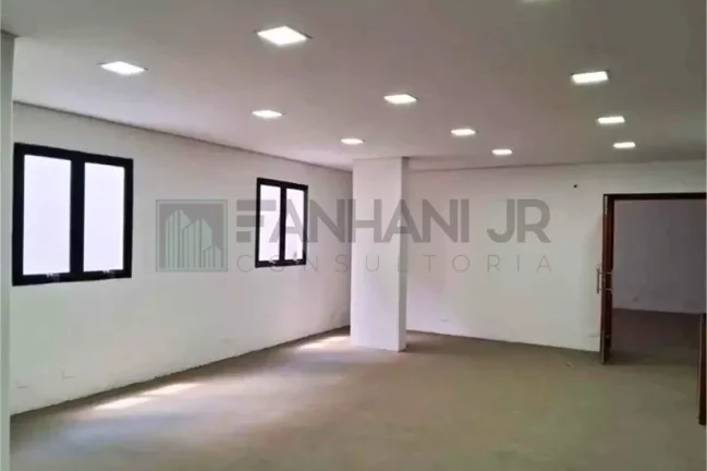 Imagem Casa Comercial para Locação em São Paulo-SP, Bairro Jardim América: 8 Salas, 8 Banheiros, 700m² de Área