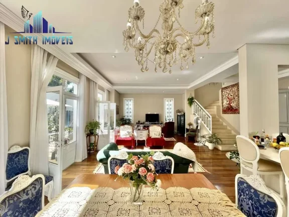 Imagem CASA NÉOCLÁSSICO, AMPLA EM TODOS AMBIENTES, PISCINA, 4 VAGAS, 4 SUÍTES.