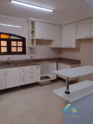 Imagem SANTO ANDRÉ Sobrado 198 metros, 3 dormitórios, 2 vagas com ótima localização e valor !!!