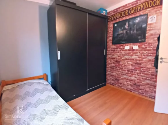 Imagem "Apartamento recém reformado de 3 dormitórios em condomínio charmoso e seguro no Jardim Santa Cruz!"