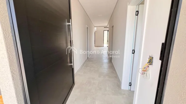 Imagem Apresentamos um magnífico sobrado à venda no prestigiado Condomínio Mont'Alcino, em Valinhos-SP. ...