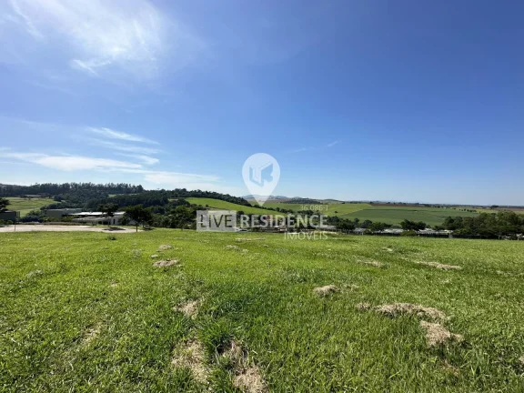 Imagem Terreno de esquina, com 1.258 m², em leve declive, ideal para projetos