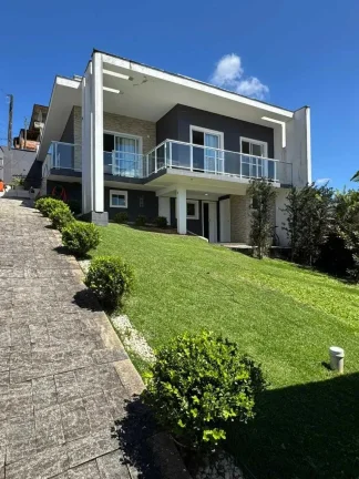 Imagem Casa com 3 dormitórios sendo 1 suíte e 2 vagas - Iririú | Joinville/SC
