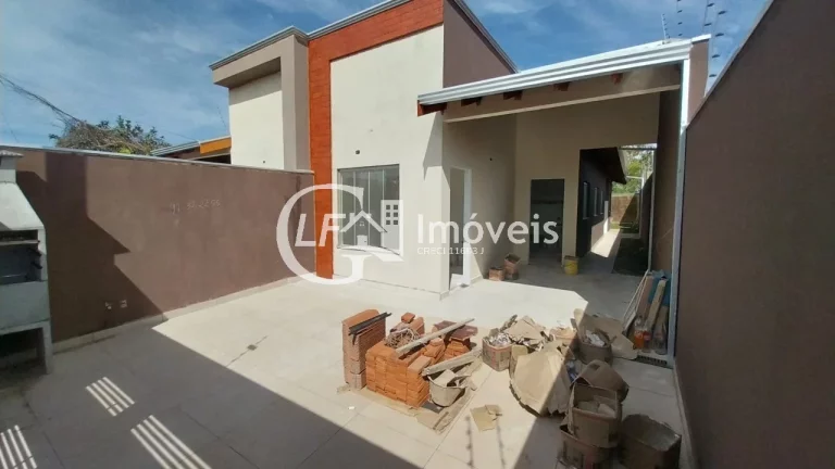 Imagem Casa Com Dois Quartos Mais uma Suite