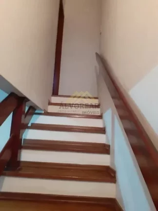 Imagem Sobrado Impecável com 3 Dormitórios e Charme Inaualável!