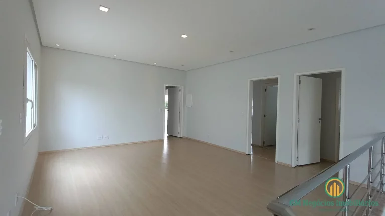 Imagem Casa com 3 suítes e piscina em condomínio de alto padrão na Granja Viana