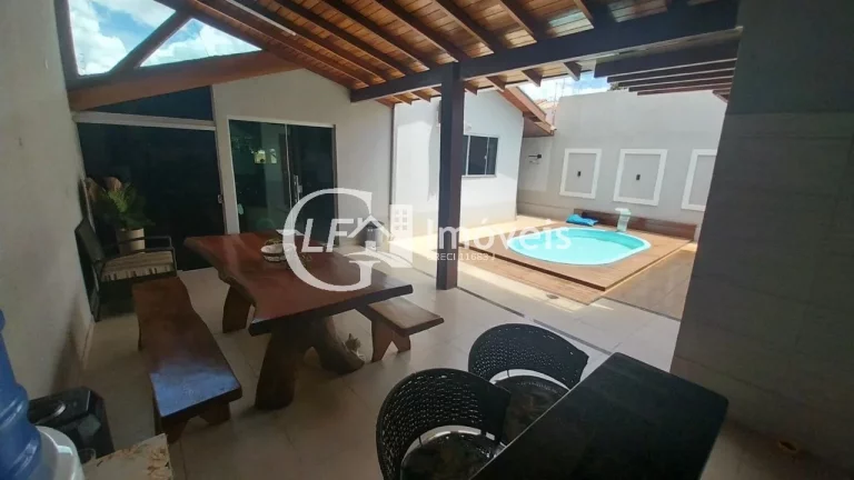 Imagem Casa Com Piscina Espaço Gourmet e Rica em Blindex,Estuda Permuta