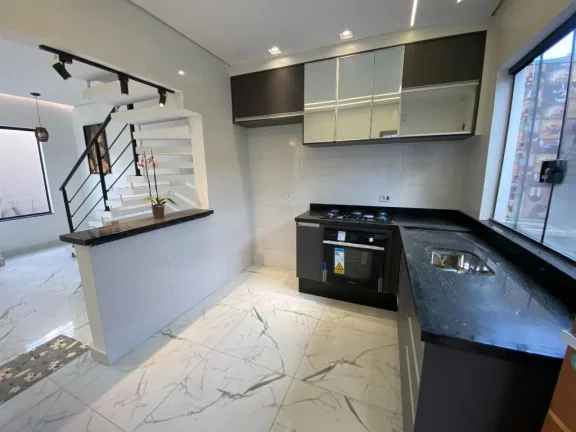 Imagem Sobrado com 2 dormitórios à venda, 90 m² por R$ 365.000,00 - Vila Figueira - Suzano/SP