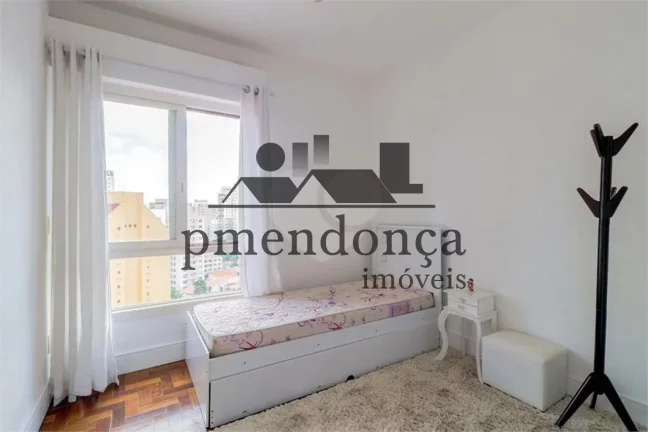 Imagem Apartamento em andar alto, totalmente reformado, em Perdizes com 84m²