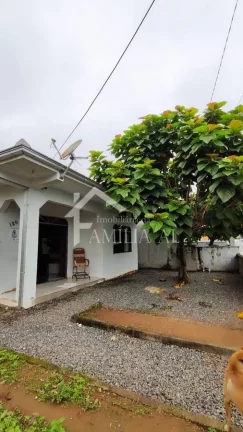Imagem Casa Averbada com Amplo Terreno de Esquina com 574,03 m²