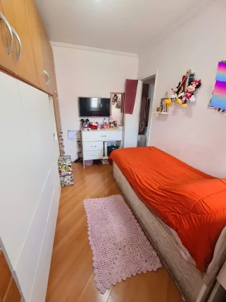 Imagem Ótima Localização - Apartamento Andar Baixo de 3 dormitórios (1 suíte) e 2 vagas na Vila Esperança a 3min do Metrô