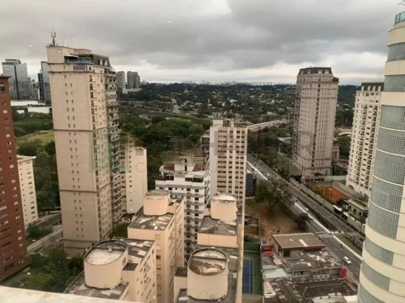 Imagem Descubra o seu novo lar no coração do Itaim Bibi! Com uma localização privilegiada na Rua Camargo Cabral, este magnífico apartamento de 280m² é a defi