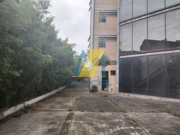 Imagem Prédio corporativo com heliponto pronto para grandes empresas