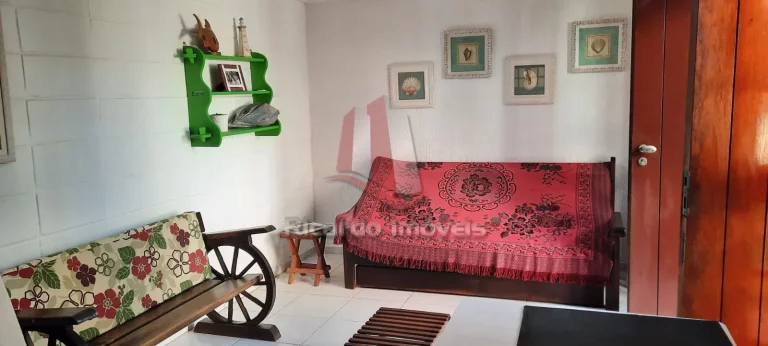 Imagem Casa Triplex Mobiliada Peró c/ 100 m²