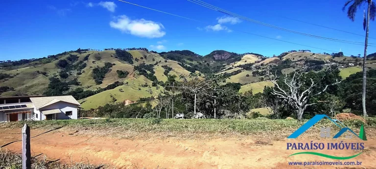 Imagem Terreno a venda em Gonçalves com vista para a Pedra do Baú.