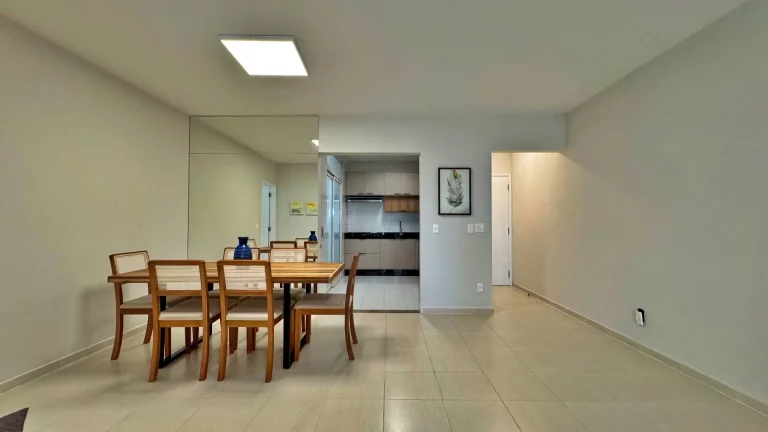 Imagem Apartamento decorado á venda na Riviera com vista para mar