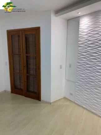 Imagem LINDO SOBRADO EM CONDOMÍNIO FECHADO À VENDA