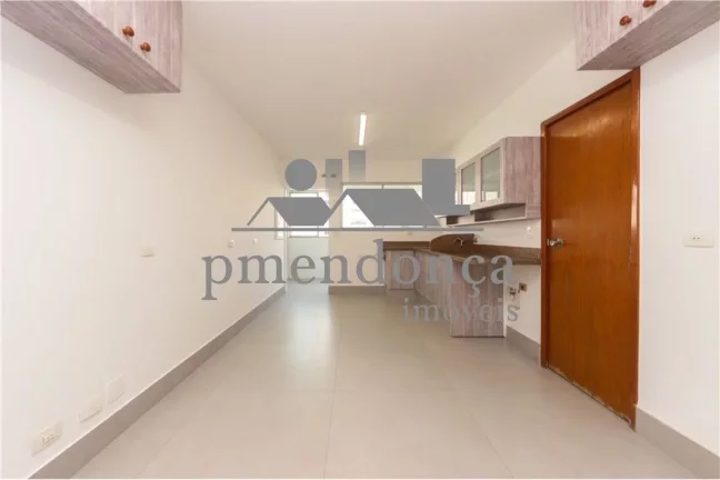 Imagem Apartamento à venda em Higienópolis com 4 quartos (1 suite) e 2 vagas, 200m2.