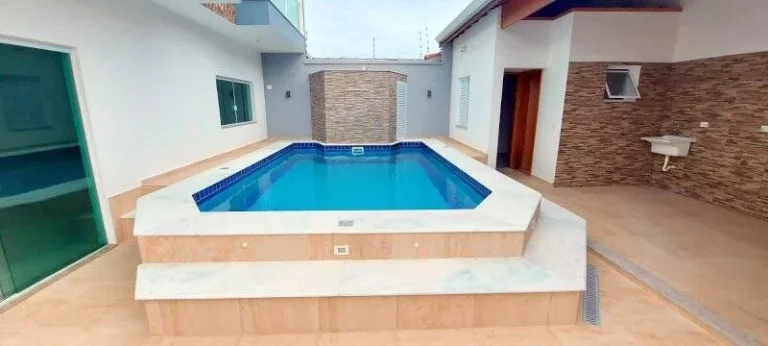 Imagem LINDO SOBRADO PERTINHO DA PRAIA 4 SUITES COM PISCINA