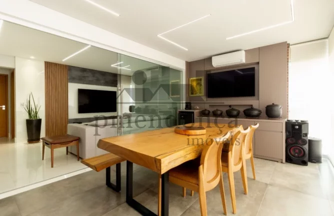 Imagem Apartamento com Design Contemporâneo no Alto da Lapa, 3 suítes e 3 vagas.