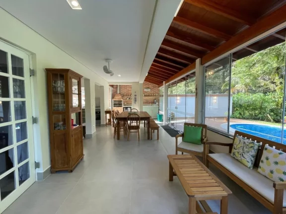Imagem Imperdível Casa de Luxo à Venda em Riviera de São Lourenço Módulo 20: 4 Quartos, 4 Suítes, 2 Salas, 6 Vagas de Garagem!