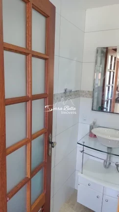 Imagem Casa com 4 dormitórios à venda, 200 m² por R$ 840.000,00 - Albuquerque - Teresópolis/RJ