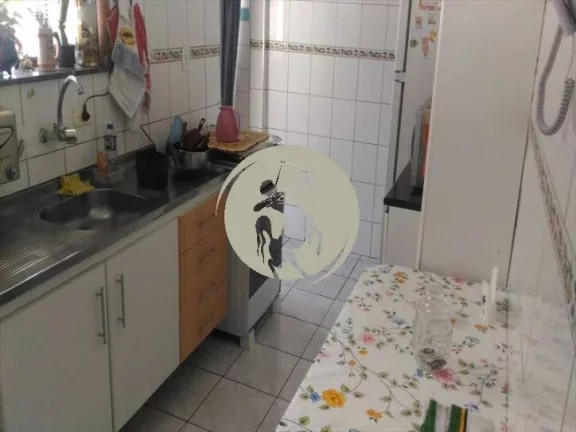 Imagem SEM ELEVADOR TERCEIRO ANDAR MAS COM GARAGEM DEMARCADA