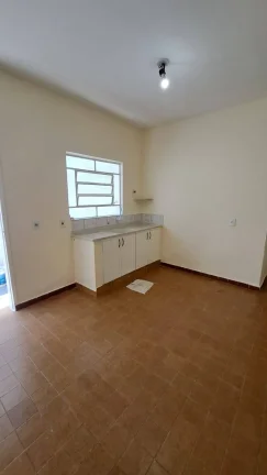 Imagem Casa 1 Dormitório • Cozinha • 1 Vaga de Garagem