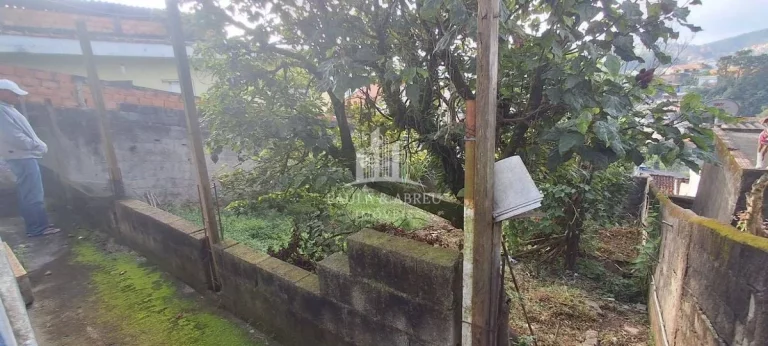 Imagem Terreno 300m² (10 X 30mts) com Casa Antiga com 6 Cômodos, Escritura no Jardim Zaíra 2, Mauá-SP