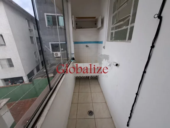 Imagem Apartamento à venda com 55m², 2 quartos, 1 banheiro, rua tranquila por R$320.000,00 na Aparecida em Santos