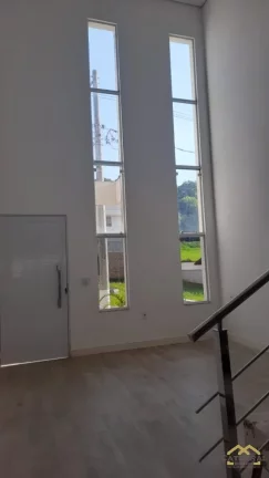 Imagem Casa a venda com 2 quartos (1 suíte) no condomínio Villa Verde em Jundiaí