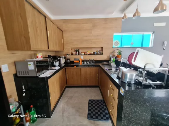 Imagem Imperdível! Casa à venda em Salinópolis-PA, 4 quartos, 4 suítes, 3 salas, 6 banheiros, 2 vagas de garagem, 272 m². Confira já!