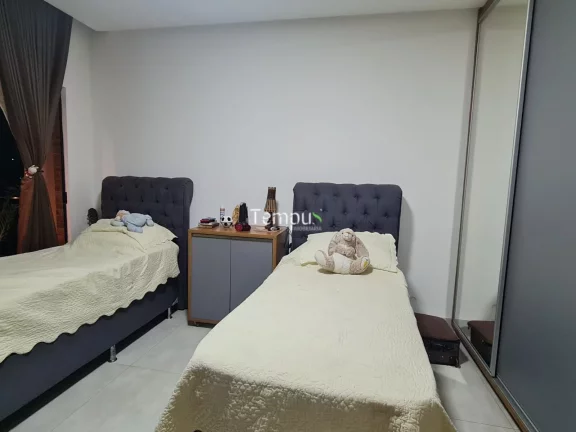 Imagem Sobrado Alto Padrão, 3 suites plenas, Piscina, Churrasqueira, Planejados, em Jardim Atlantico, Goiânia- GO