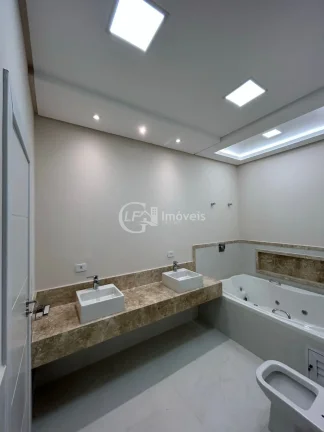 Imagem Imperdível: Casa de luxo em condomínio à venda em Campo Grande-MS, Residencial Damha III - 4 quartos, 4 suítes, 3 salas, 1 banheiro, 4 vagas de garagem, 350m² de área.