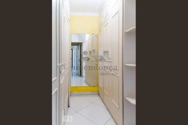 Imagem Apartamento na Rua Rosa e Silva com 03 dormitorios e 01 vaga, 150m²