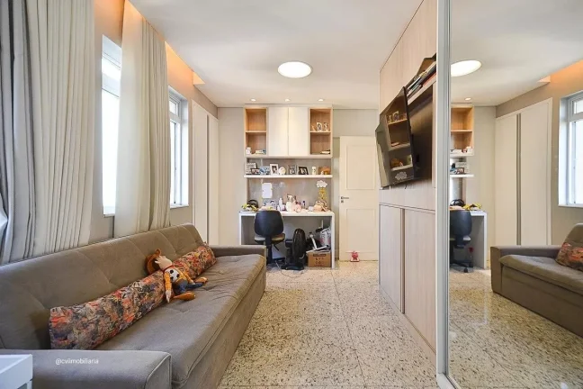 Imagem Localizado no charmoso bairro da Savassi, este apartamento mobiliado oferece uma experiência de mor...