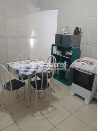 Imagem Dependência à Venda no Jardim Planalto | Terreno Amplo, Piscina e Estrutura para Sobrado