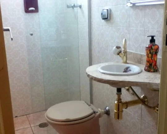 Imagem Apartamento com living para 03 ambientes, pisos de tacos, 03 dormitórios , banheiro social , cozinh...