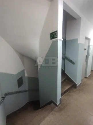 Imagem Apartamento Sala e Quarto em Copacabana, 30m2, Prédio Misto, Aceita Airbnb.