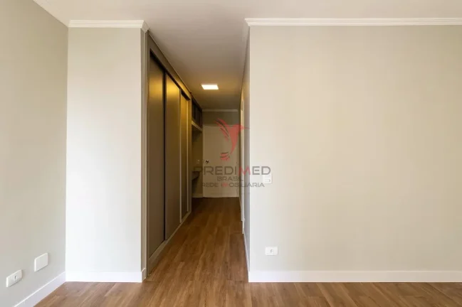 Imagem Vende-se no Morumbi, apartamento com 3 Quartos e 2 Vagas de Garagem