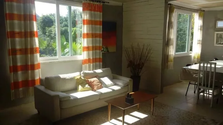 Imagem VENDO ESTA LINDA CASA NO CENTRO DE NOVA FRIBURGO.