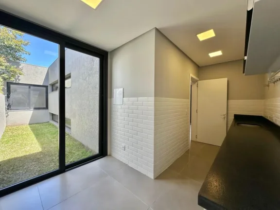 Imagem Casa 4 Dormitórios - Bairro Atlantida